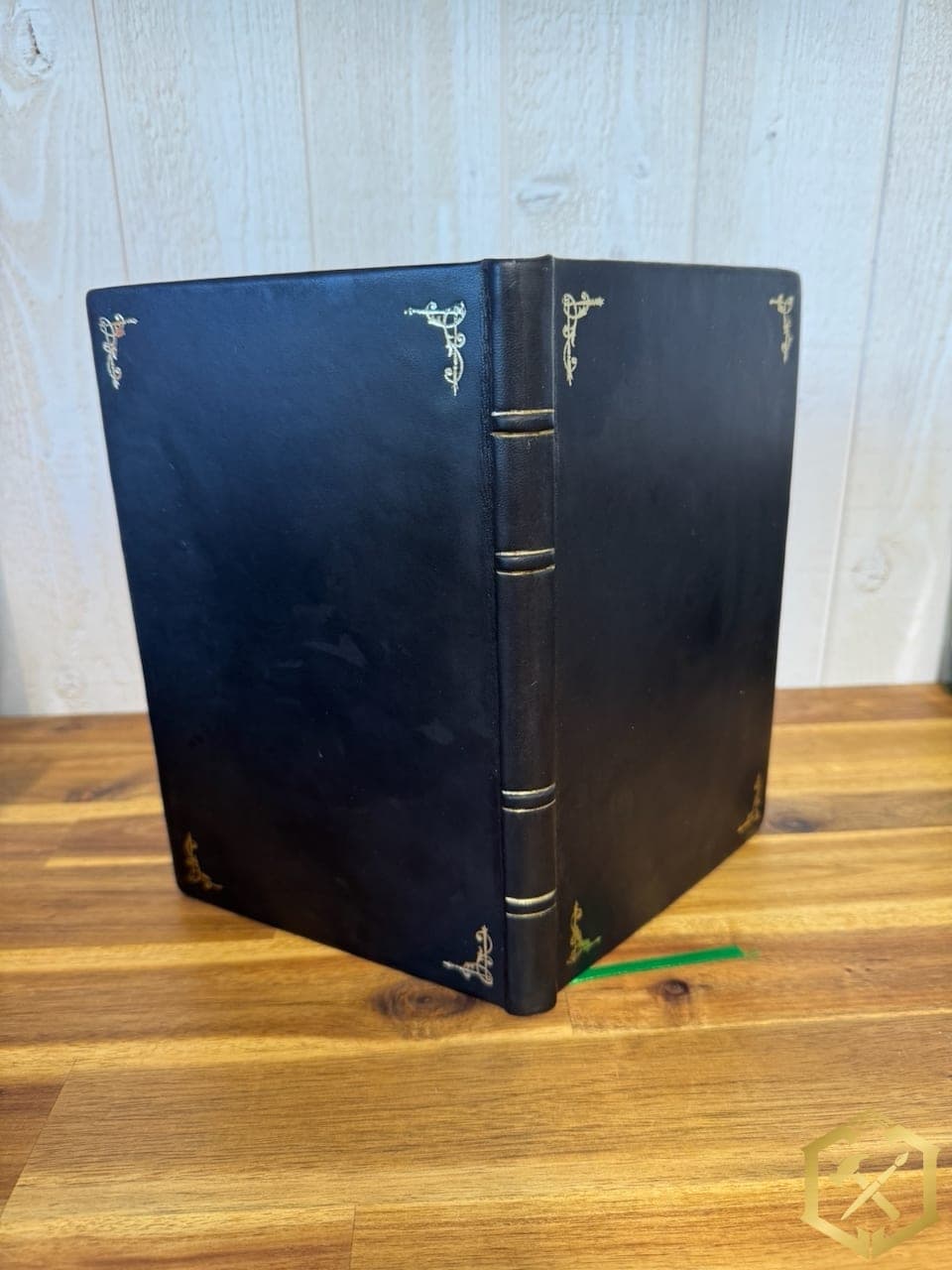 Carnet relié en cuir vert forêt